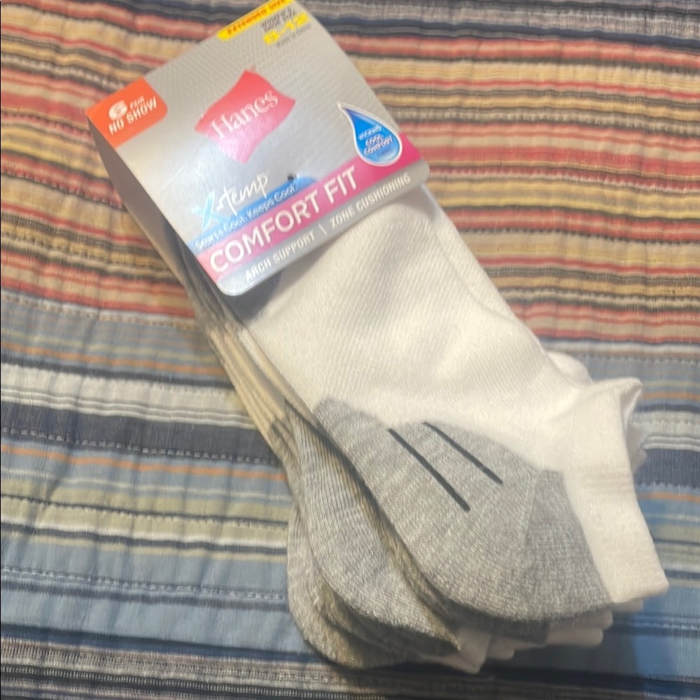 Hanes Women’s Hanes Comfort Fit Socks